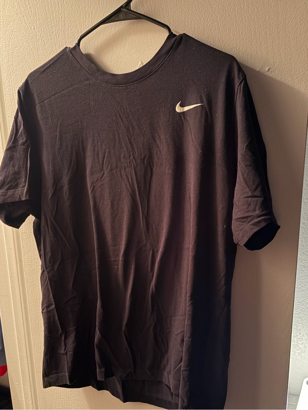 Nike Men’s Black Crew Neck T-Shirt with White Swoosh